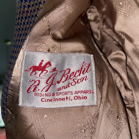 Saddleseat Coat - Picture 4 of 5